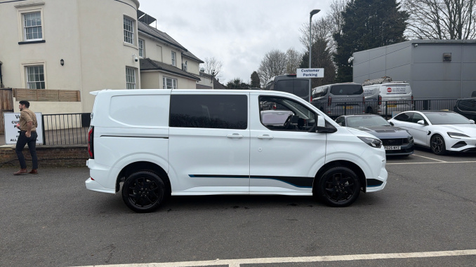 Ford Transit Custom 320 L1 Diesel Fwd 2.0 EcoBlue 170ps H1 Double Cab Van Sport Auto - Image 9